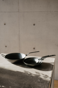 NYHET Stekpannor & Wokpanna Blacksteel PRO